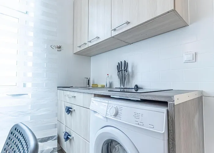 Danube Delight: Elegant Getaway Near Prater Stern * וינה