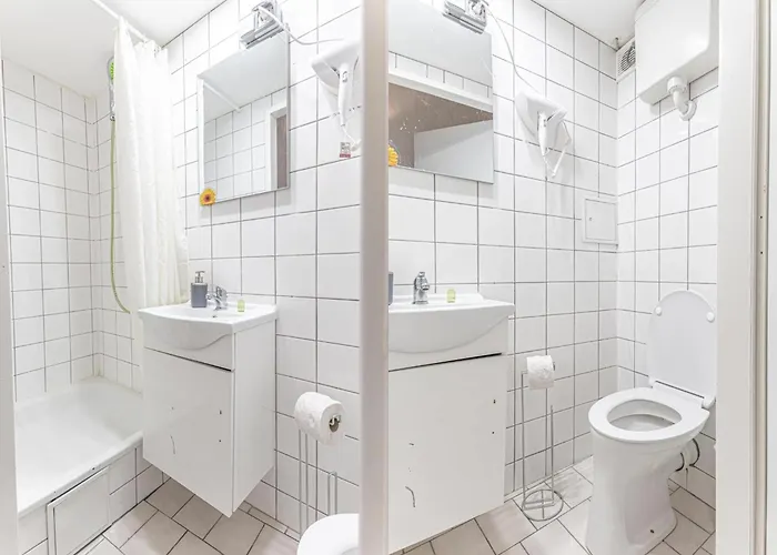 Danube Delight: Elegant Getaway Near Prater Stern דירה *